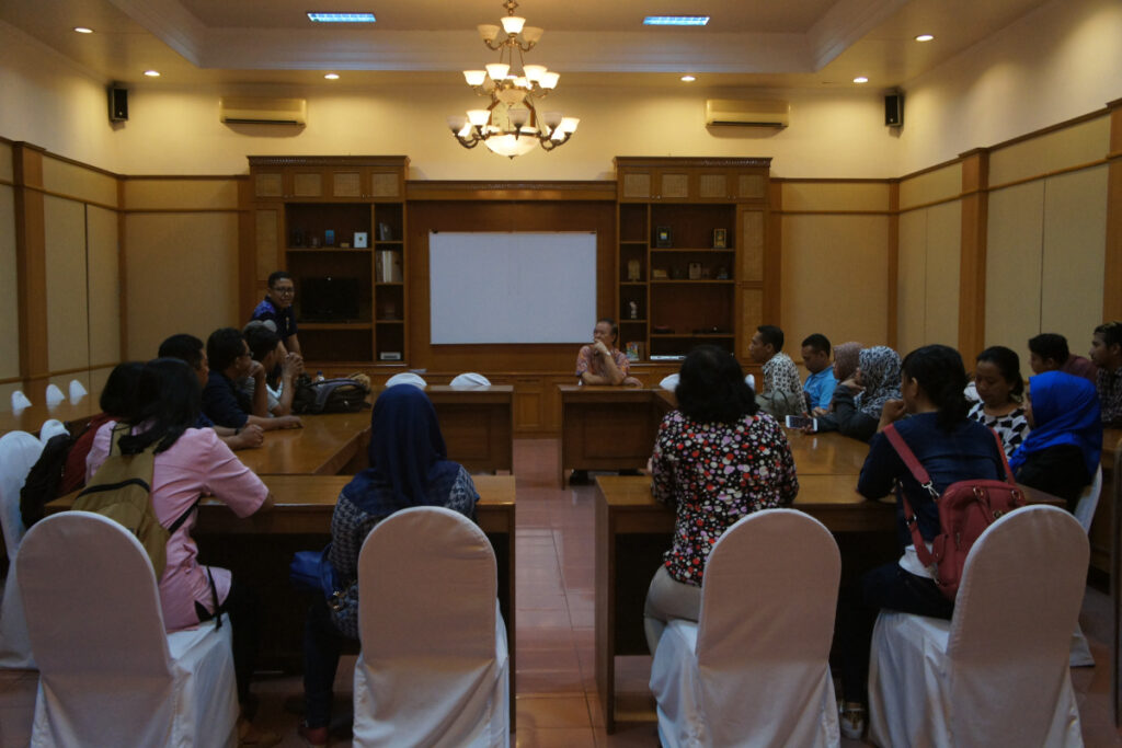 YKP sebagai Mitra Global Fund untuk penanggulangan HIV pertemuan evaluasi dan kordinasi 2 Kerti Praja Foundation